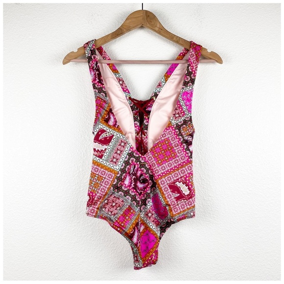 NWT Victoria’s Secret Paisley Printed‎ Patchwork One Piece Swimsuit Size Small - Picture 2 of 8
